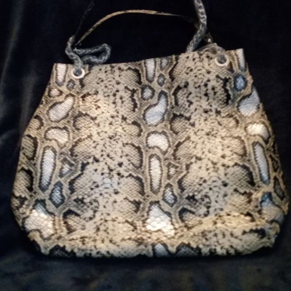 Fendi - Paul Frank - Puma - Tommy H. - Aldo - Frankie & Johnie - One of a kinds - Picture 8 of 16